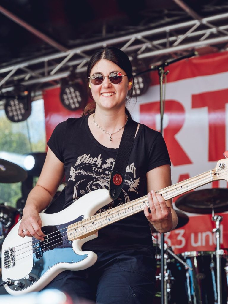 Nina - Bass Nina - Bass